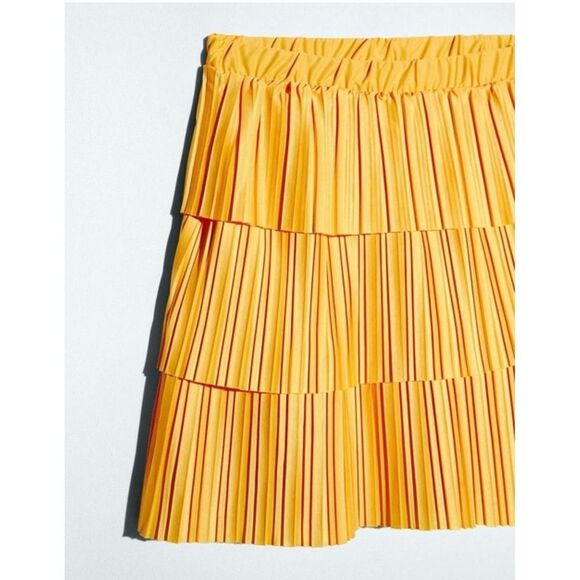 Zara EUC Pleated Mustard Yellow Mini Skirt Size S Tiered - Picture 3 of 10